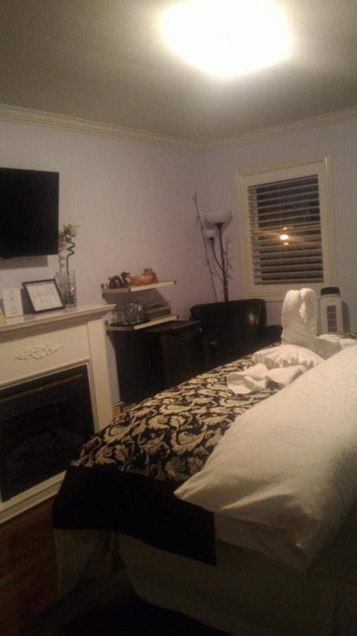 Blue Skies Bed & Breakfast Bed & Breakfast