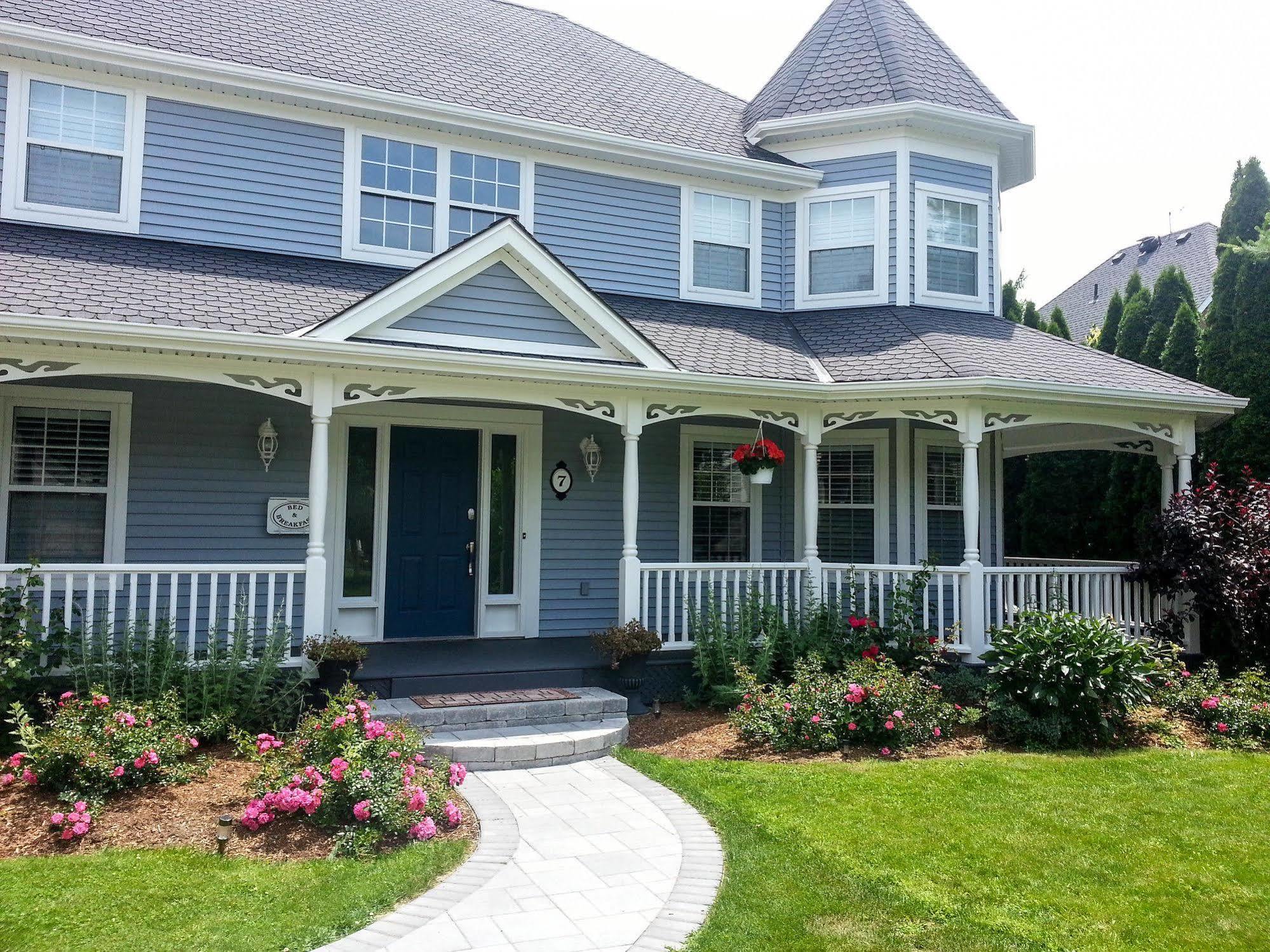 Blue Skies Bed & Breakfast Bed & Breakfast